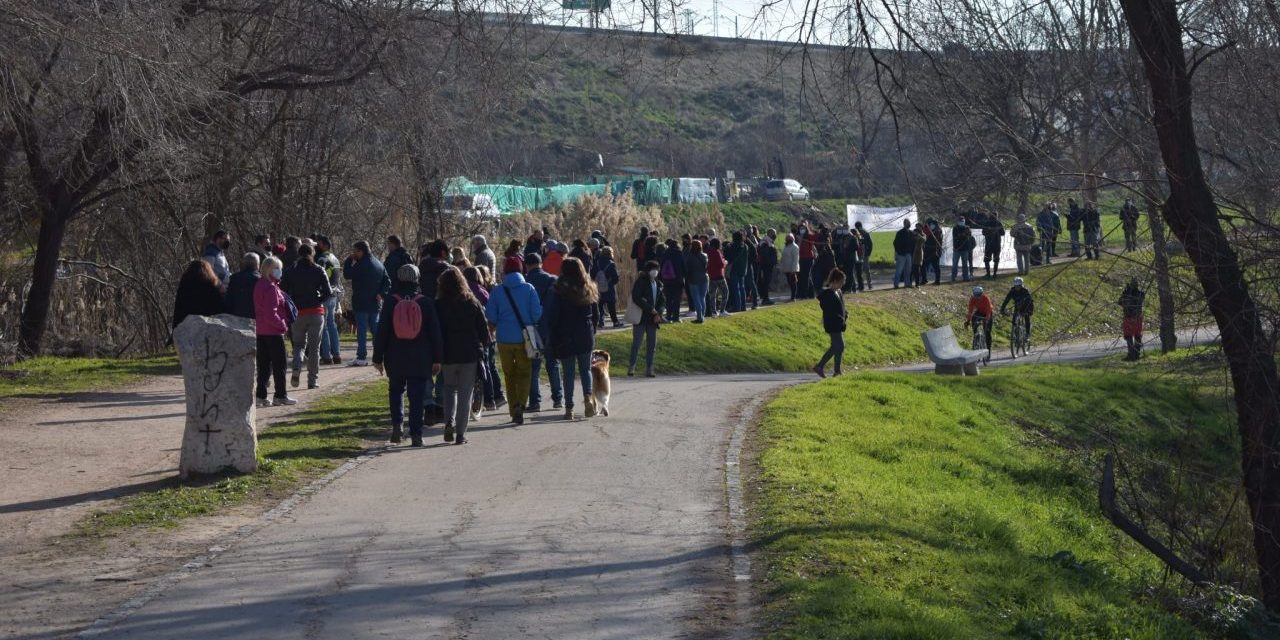Varios cientos de personas dan vida a las marchas por la recuperación del Manzanares Sur