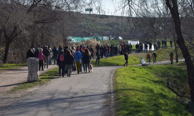 Varios cientos de personas dan vida a las marchas por la recuperación del Manzanares Sur