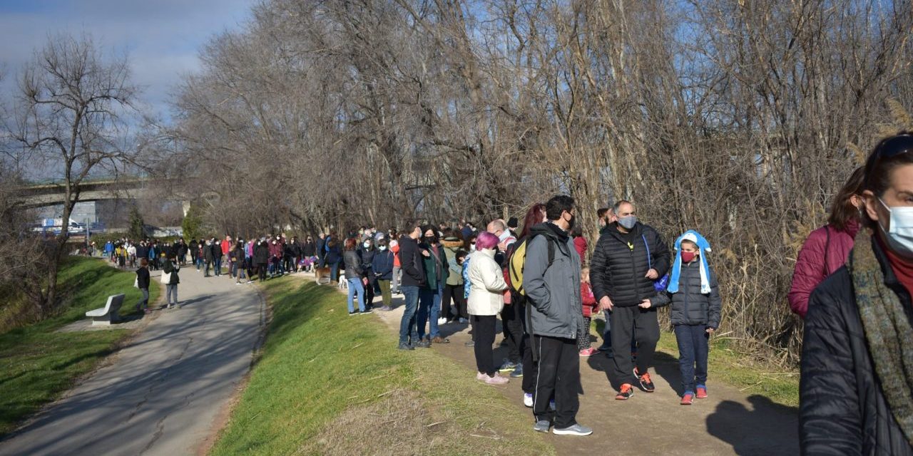 Varios cientos de personas dan vida a las marchas por la recuperación del Manzanares Sur