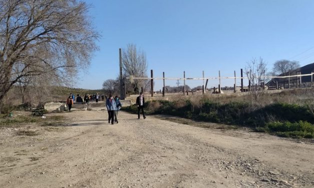 Varios cientos de personas dan vida a las marchas por la recuperación del Manzanares Sur