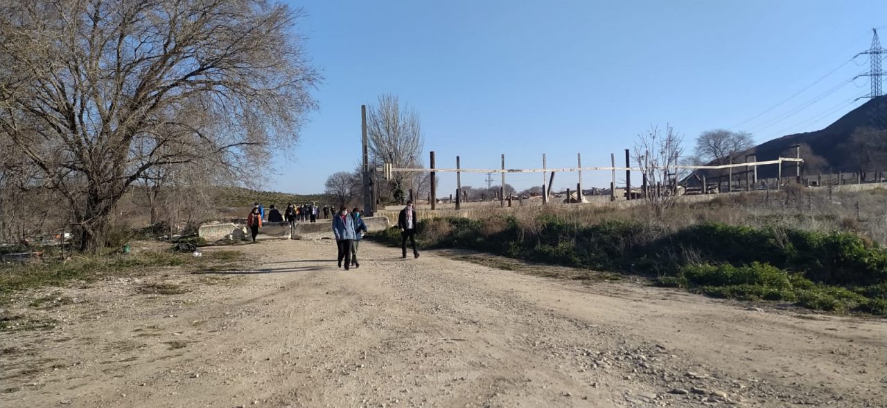 Varios cientos de personas dan vida a las marchas por la recuperación del Manzanares Sur