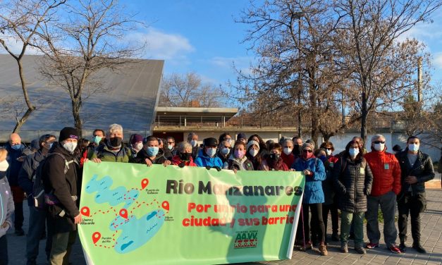 Varios cientos de personas dan vida a las marchas por la recuperación del Manzanares Sur