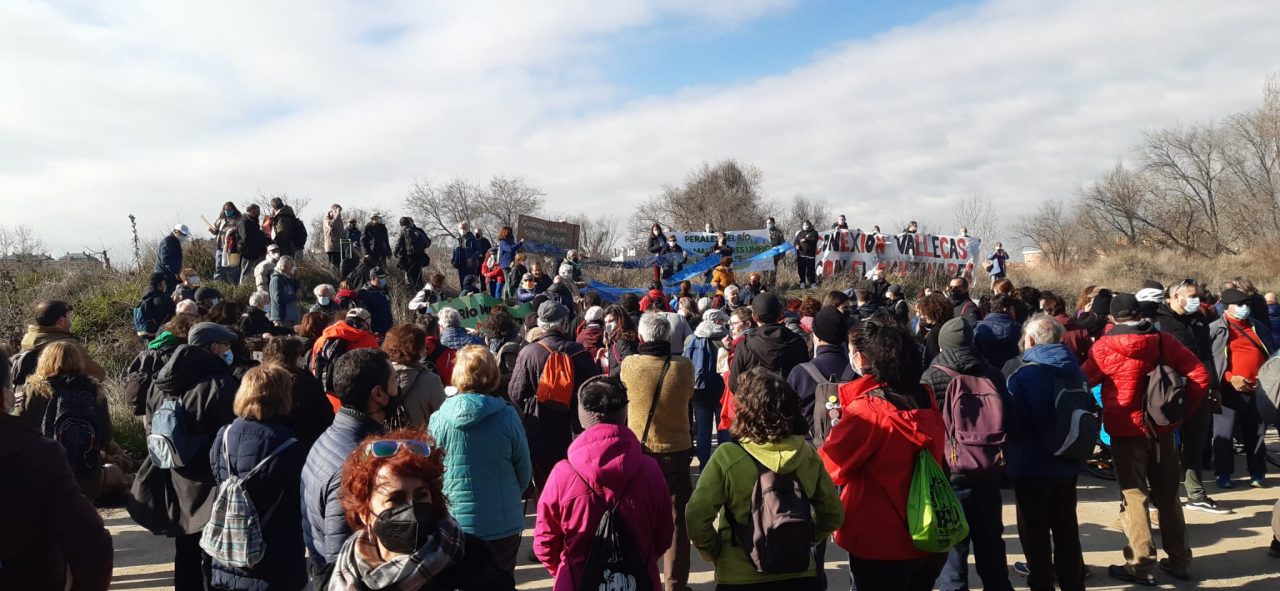 Varios cientos de personas dan vida a las marchas por la recuperación del Manzanares Sur