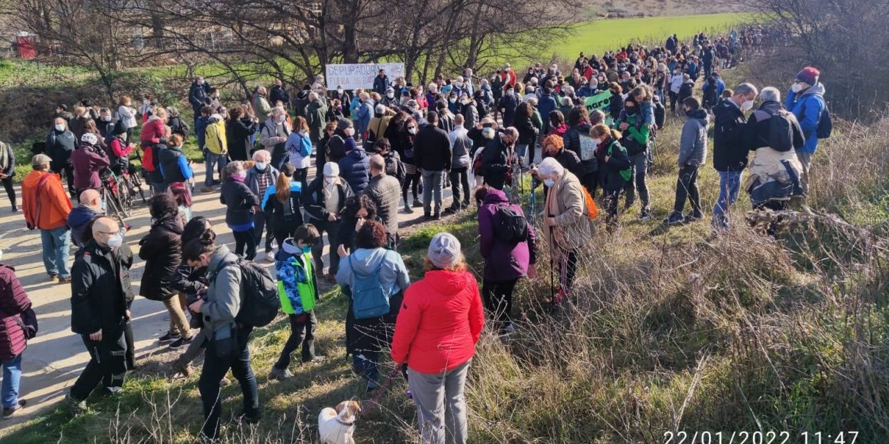 Varios cientos de personas dan vida a las marchas por la recuperación del Manzanares Sur
