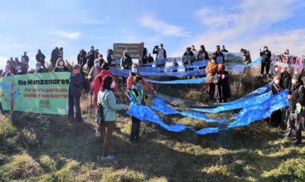 Varios cientos de personas dan vida a las marchas por la recuperación del Manzanares Sur