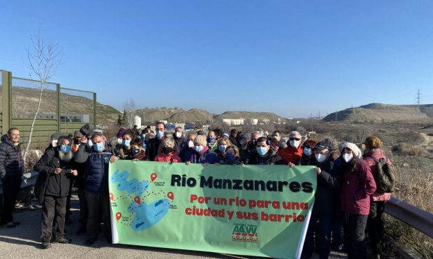 Varios cientos de personas dan vida a las marchas por la recuperación del Manzanares Sur