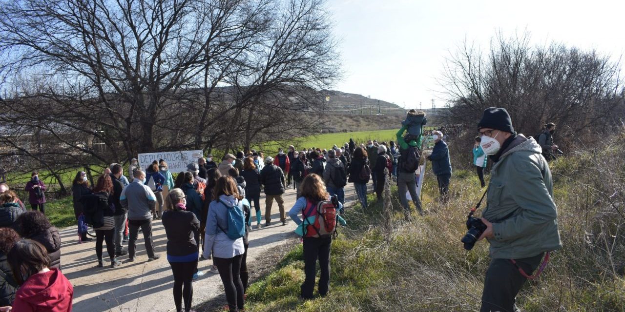 Varios cientos de personas dan vida a las marchas por la recuperación del Manzanares Sur