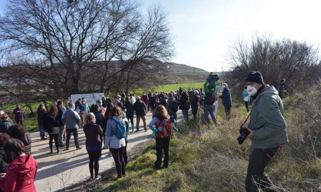 Varios cientos de personas dan vida a las marchas por la recuperación del Manzanares Sur