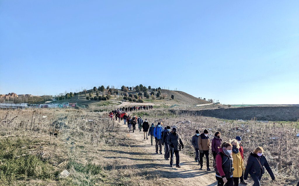 Varios cientos de personas dan vida a las marchas por la recuperación del Manzanares Sur