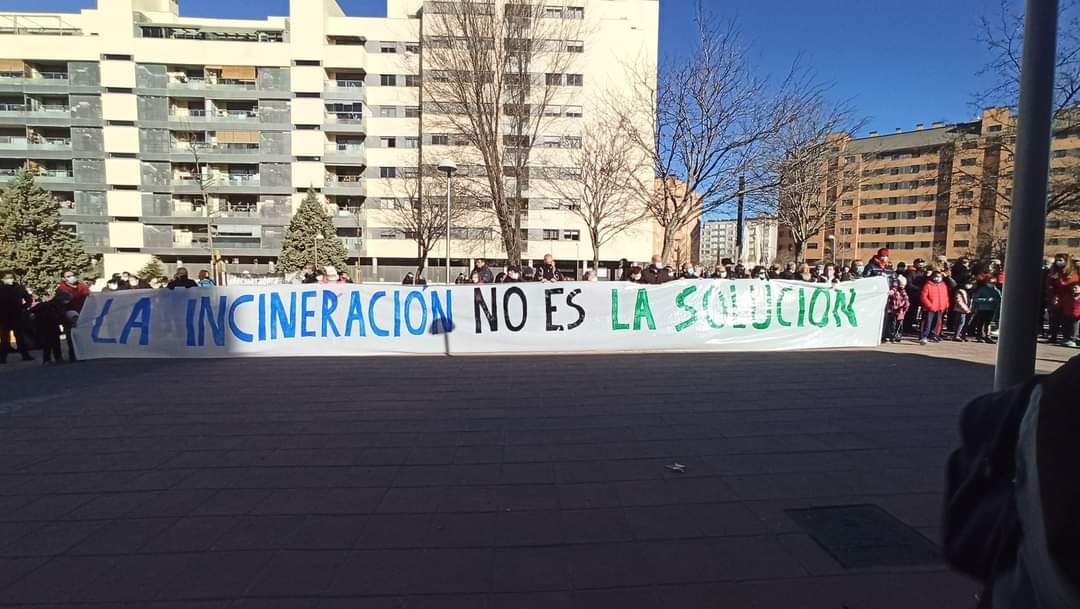 Medio millar de personas denuncia la mala gestión de la incineradora de Valdemingómez y exige su cierre