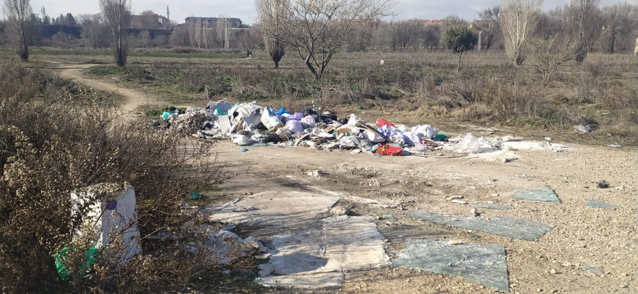 Varios cientos de personas dan vida a las marchas por la recuperación del Manzanares Sur
