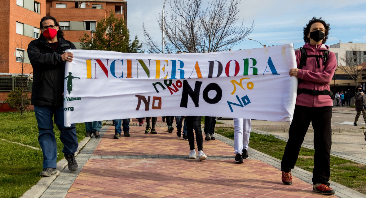 Villa de Vallecas sale a la calle contra el plan de Almeida de prolongar la actividad de la incineradora de Valdemingómez hasta 2040