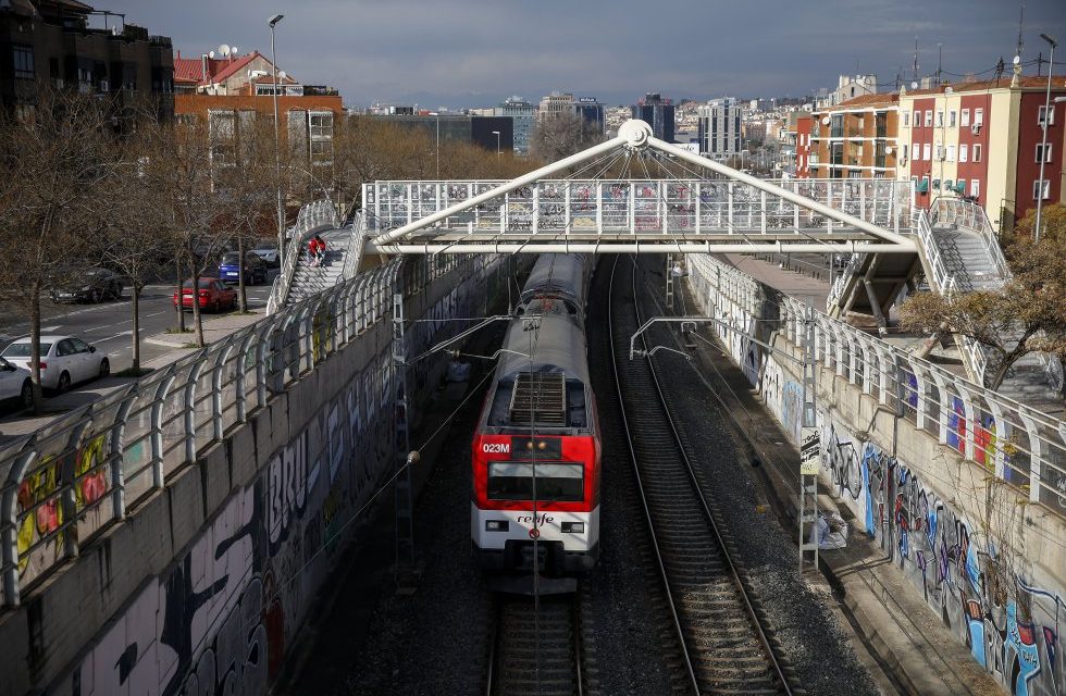 Las asociaciones vecinales de Vallecas lamentan la imagen que traslada del barrio la serie “Entrevías” de Mediaset