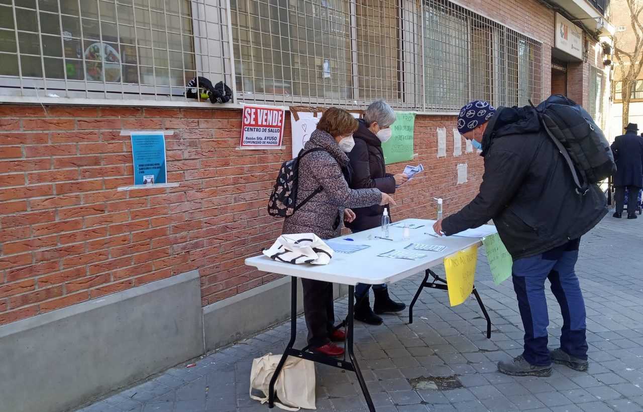 Llegan a la Asamblea decenas de miles de firmas que piden la reapertura de los SUAP y una mejora de la calidad asistencial