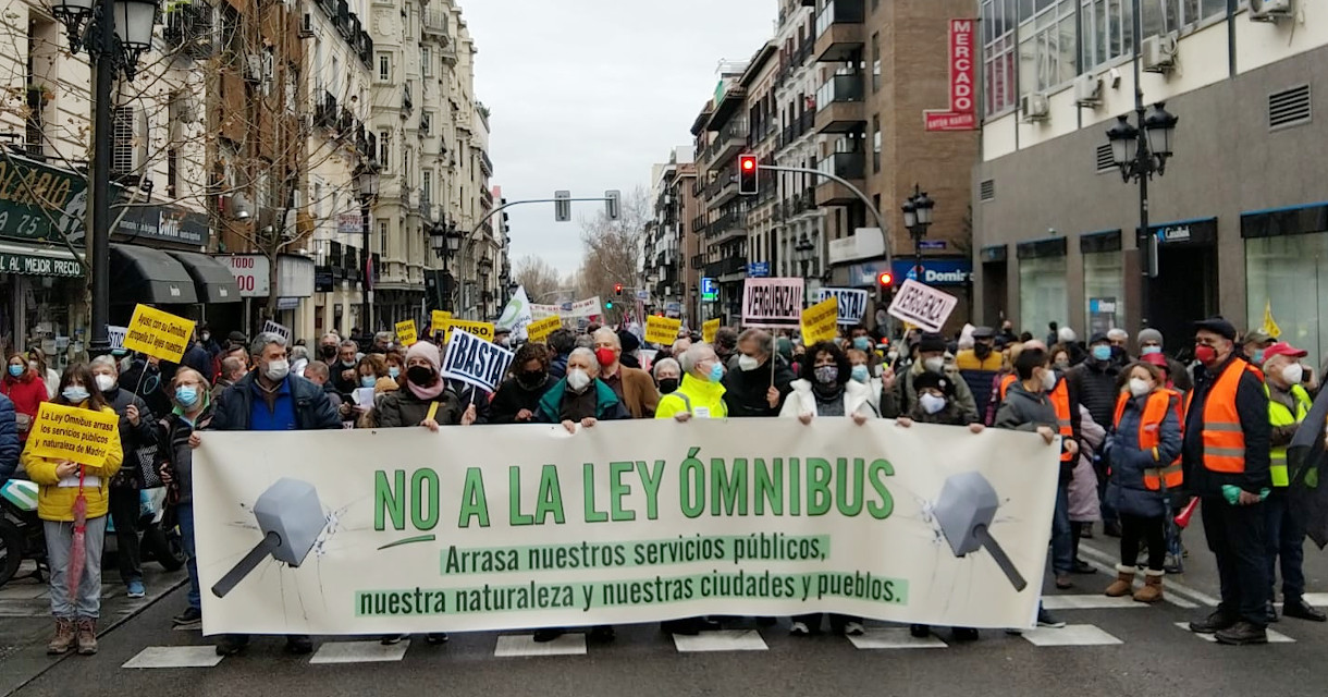 Unas 5.000 personas reclaman en el centro de Madrid la paralización de la Ley Ómnibus de Ayuso