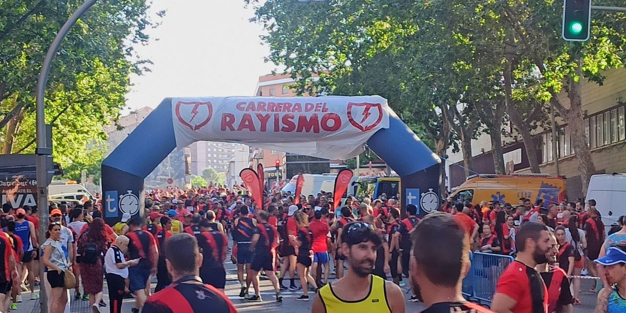 La vecindad de Vallecas se echó a la calle con su popular Carrera Rayista