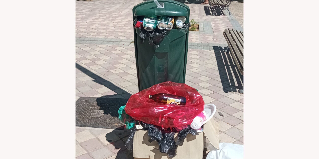 Vuelven a San Blas las protestas vecinales por la falta de limpieza de las zonas interbloque
