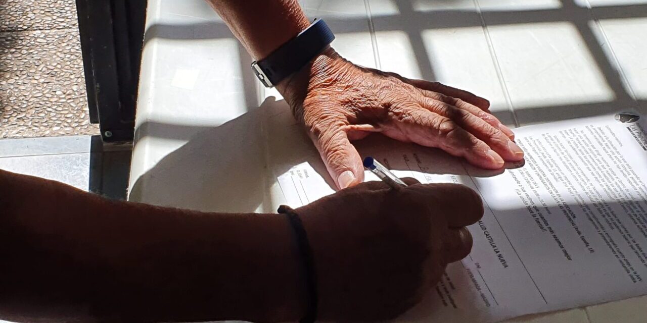 La Asociación Vecinal las Provincias de Fuenlabrada recoge cerca de 2000 reclamaciones contra la falta de profesionales en el Centro de Salud Castilla La Nueva