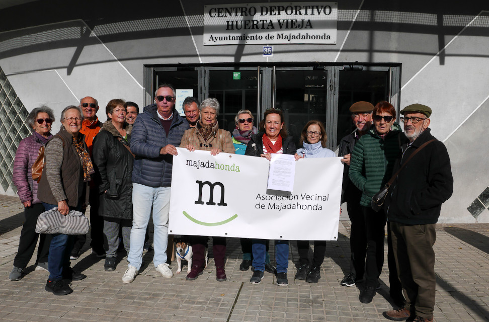 La Asociación Vecinal de Majadahonda denuncia ante la Fiscalía Anticorrupción la decisión municipal de derribar la piscina Huerta Vieja