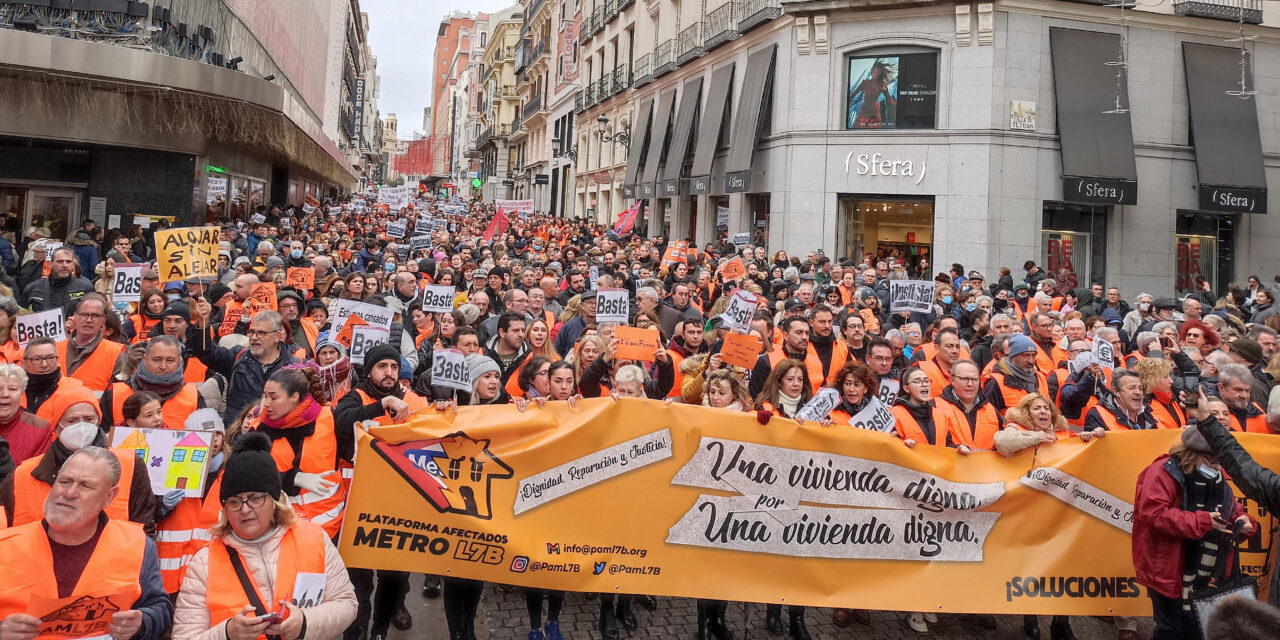 Gran manifestación en San Fernando de Henares en el aniversario del derribo de las primeras viviendas afectadas por el Metro