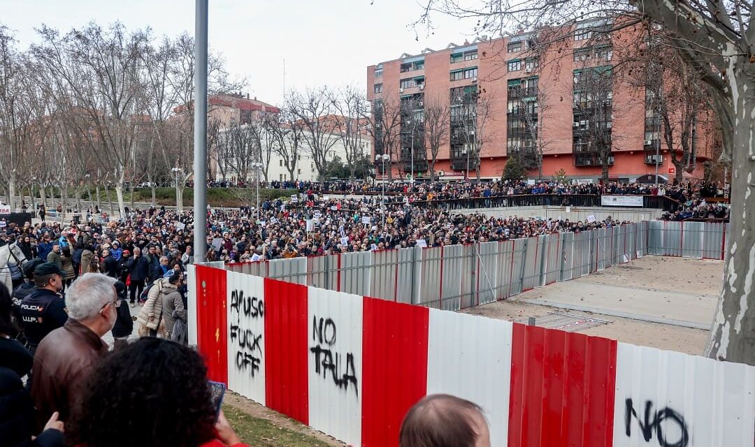 El Gobierno de Ayuso insiste en su plan de ampliación de la línea 11 de Metro que implica la destrucción de tres parques