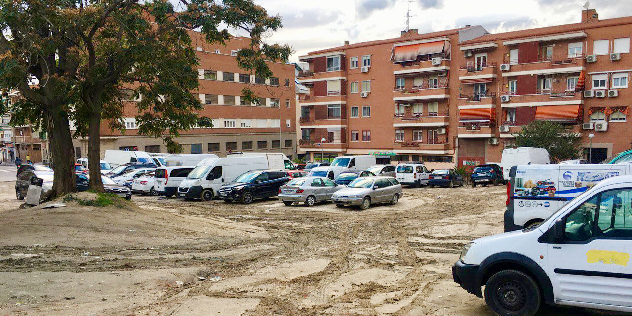 Piden la remodelación urgente del solar abandonado de la calle Puerto de Canfranc (Puente de Vallecas)