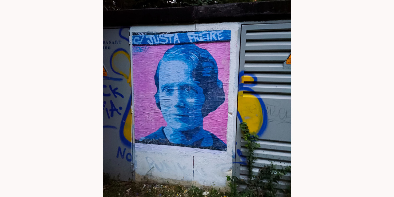 Restaurado, una vez más, el mural de la maestra Justa Freire
