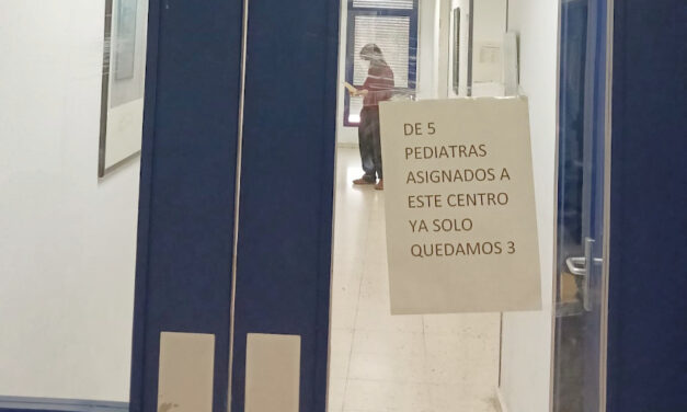 El barrio de Carabanchel Alto protesta por la escasez de pediatras