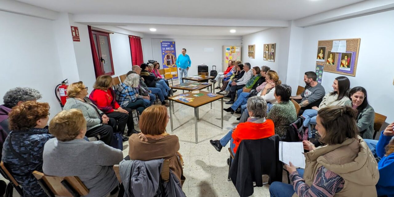 Entidades vecinales y sociales de San Blas-Canillejas celebran un encuentro para trabajar por la buena convivencia en su distrito