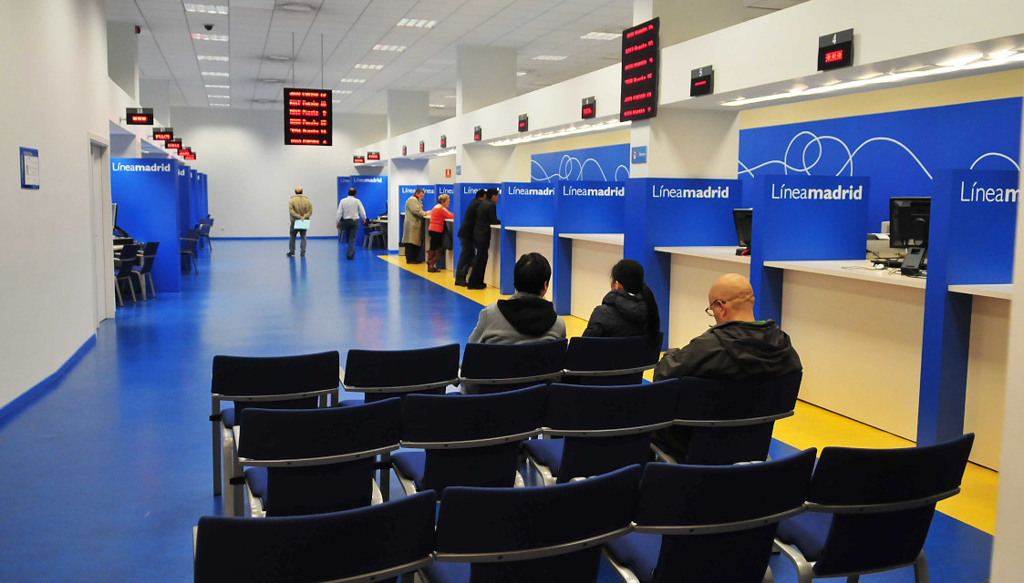 Si quieres participar en las consultas del Ayuntamiento de Madrid pero no te apañas con los medios electrónicos, acude a una Oficina de Atención Ciudadana
