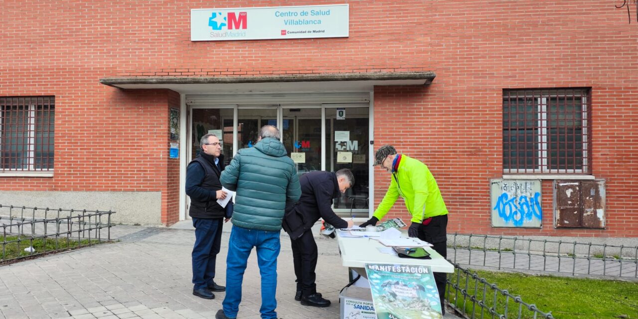 Manifestación contra el deterioro de la sanidad pública en Vicálvaro