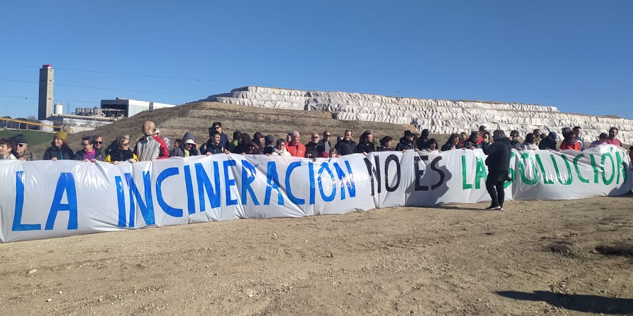 9 kilómetros de marcha para pedir la clausura de la incineradora de Valdemingómez en 2025