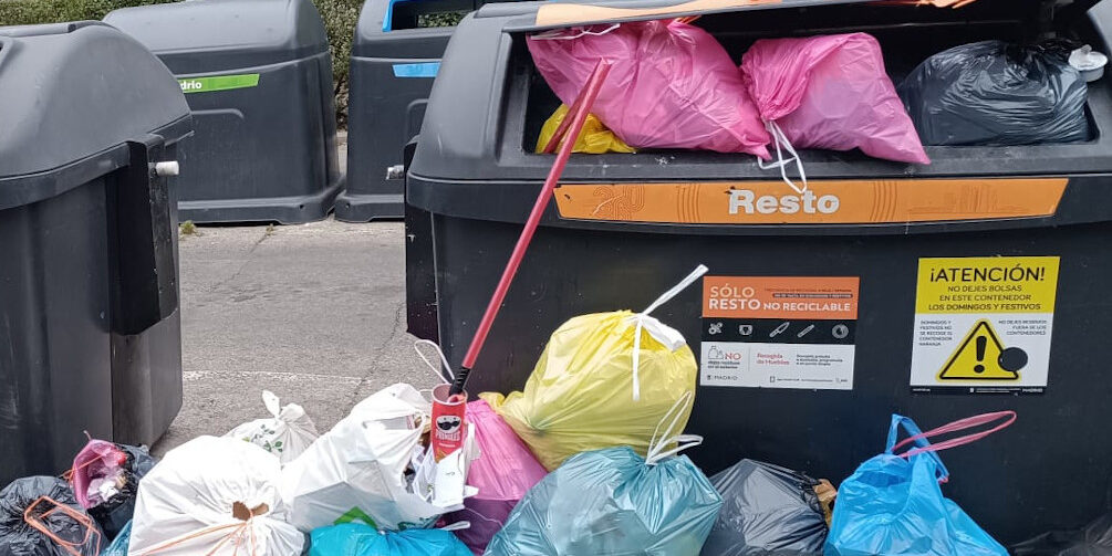 La FRAVM demanda un mayor fomento de la prevención y la reutilización de residuos, penalizar la incineración y un plan regional de gestión de olores