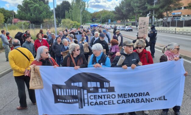 Nueva concentración para pedir la creación de un centro de memoria de la Cárcel de Carabanchel