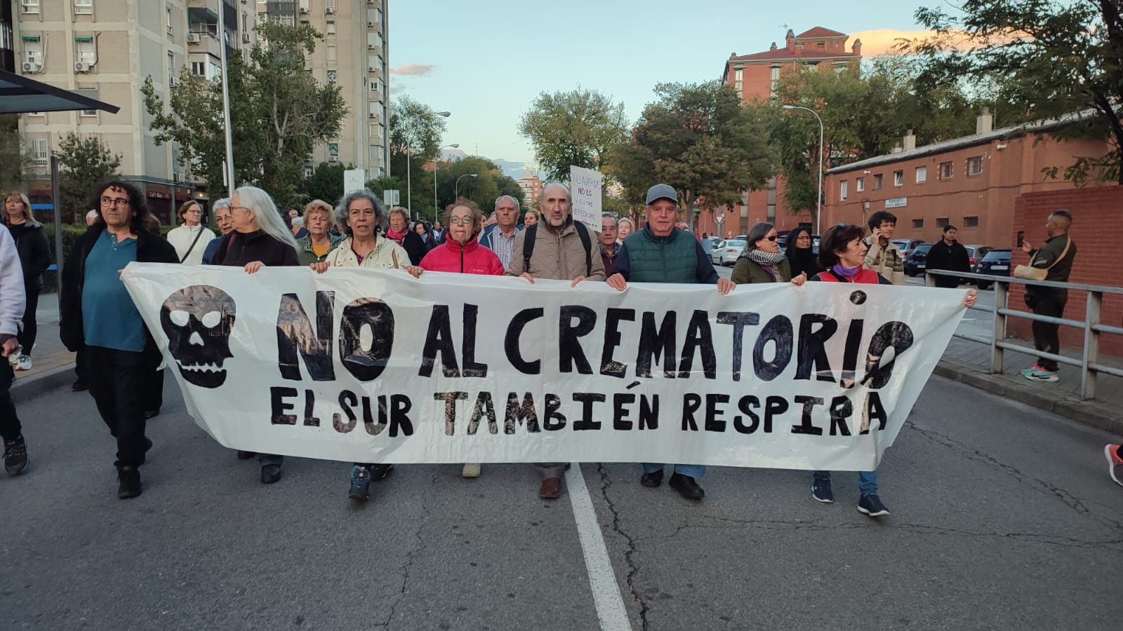 Manifestación contra el crematorio de la M40