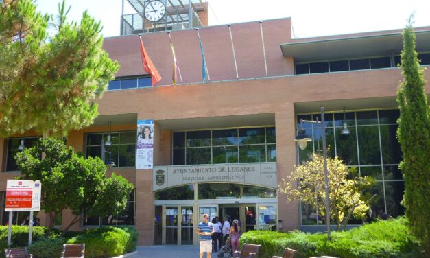 La AV de San Nicasio de Leganés denuncia que su junta de distrito solo atiende al público dos mañanas a la semana y con cita previa