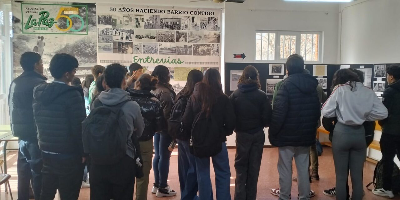 La exposición Historias de Entrevías se despide tras recibir la visita de más de 3.000 personas