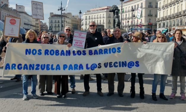 Concentración lúdica para reclamar equipamientos públicos en las parcelas de la Mahou-Calderón