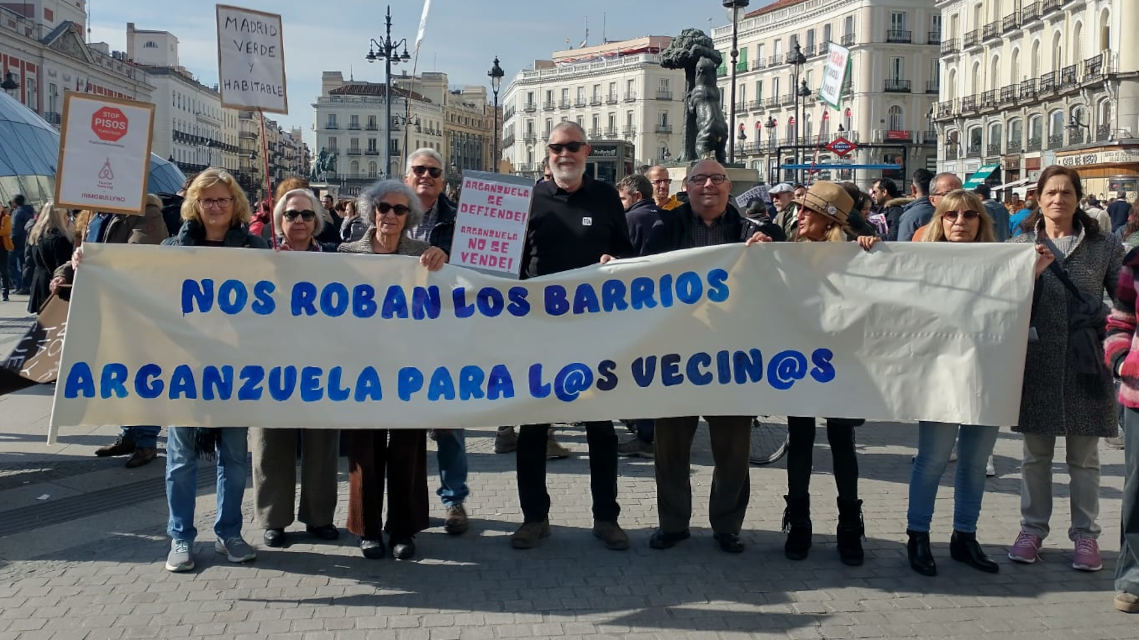 Concentración lúdica para reclamar equipamientos públicos en las parcelas de la Mahou-Calderón