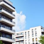 La FRAVM exige prohibir el cobro del IBI a inquilinos de VPO y denuncia que el nuevo reglamento autonómico permite el acceso a rentas de más de 84.000 euros