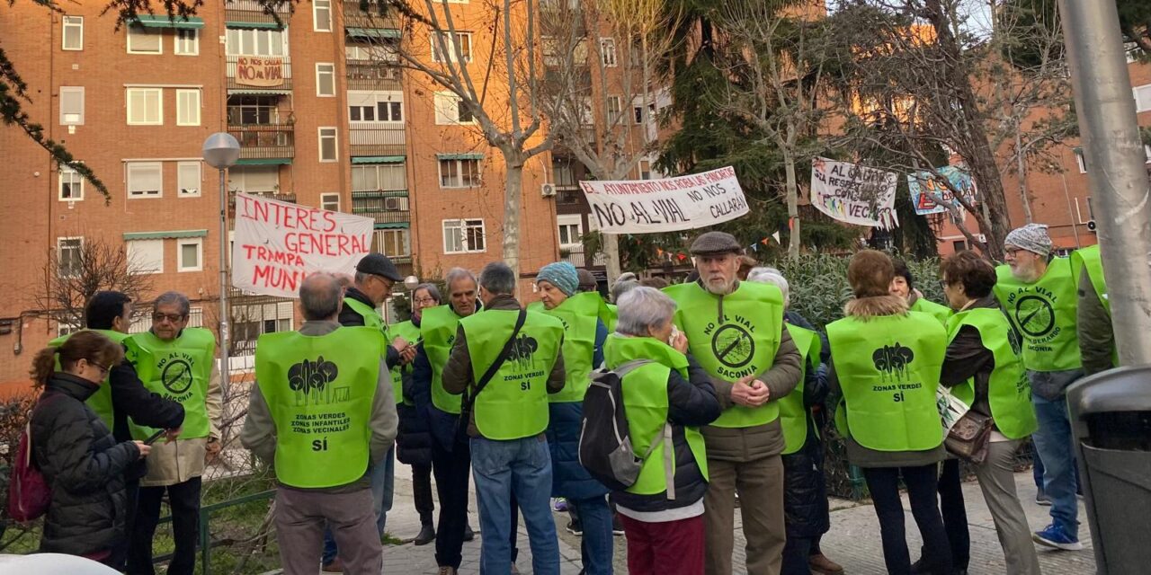 Nueva manifestación por las calles de Saconia (Moncloa-Aravaca) contra el vial de San Gerardo, 11