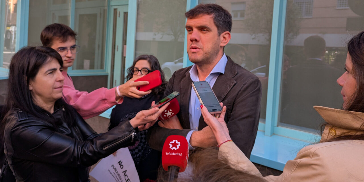 La FRAVM denuncia la colocación de publicidad callejera de prostitución como presunto delito de odio