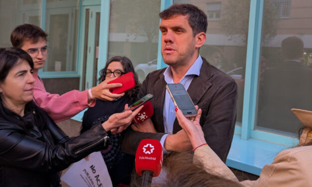 La FRAVM denuncia la colocación de publicidad callejera de prostitución como presunto delito de odio