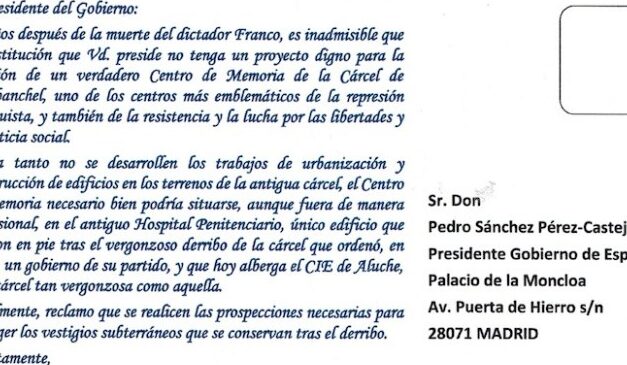 500 tarjetas para reclamar un centro de memoria de la cárcel de Carabanchel llegan a Moncloa 