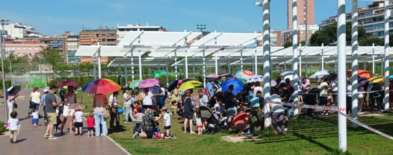 Ante el inicio de la programación de “Veranos en el parque”, la vecindad vuelve a reclamar sombras en el parque Santander de Chamberí