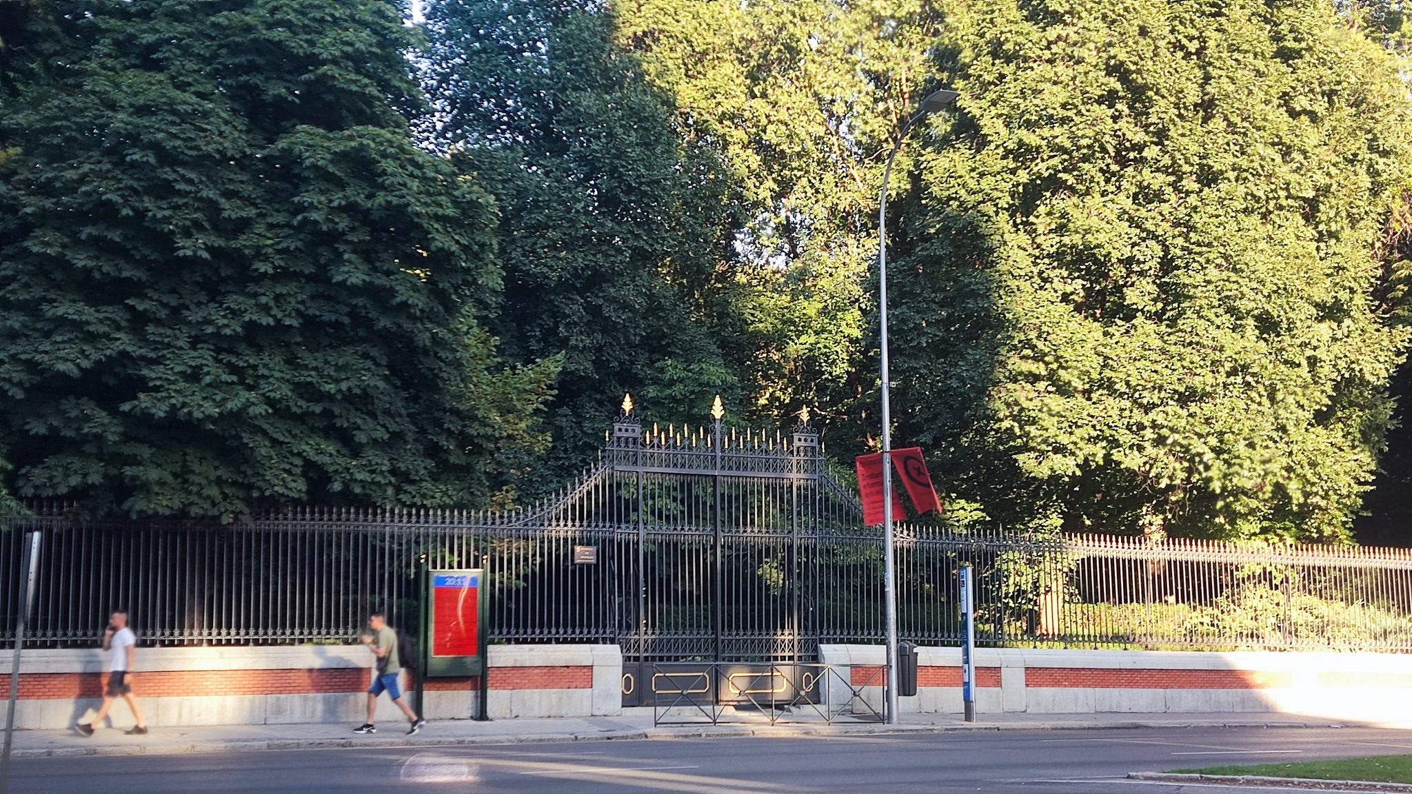 Campaña para que el Ayuntamiento de Madrid modifique el protocolo de cierre de los parques