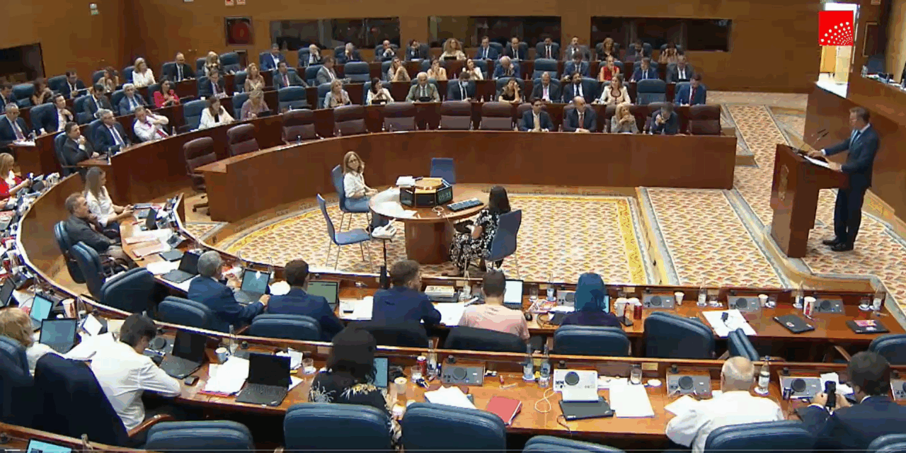 Los votos de PP y Vox en la Asamblea de Madrid impiden la tramitación de la ILP por la climatización de los centros educativos