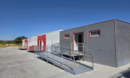 Las familias del barrio de Los Molinos de Getafe denuncian la situación del alumnado de secundaria en barracones