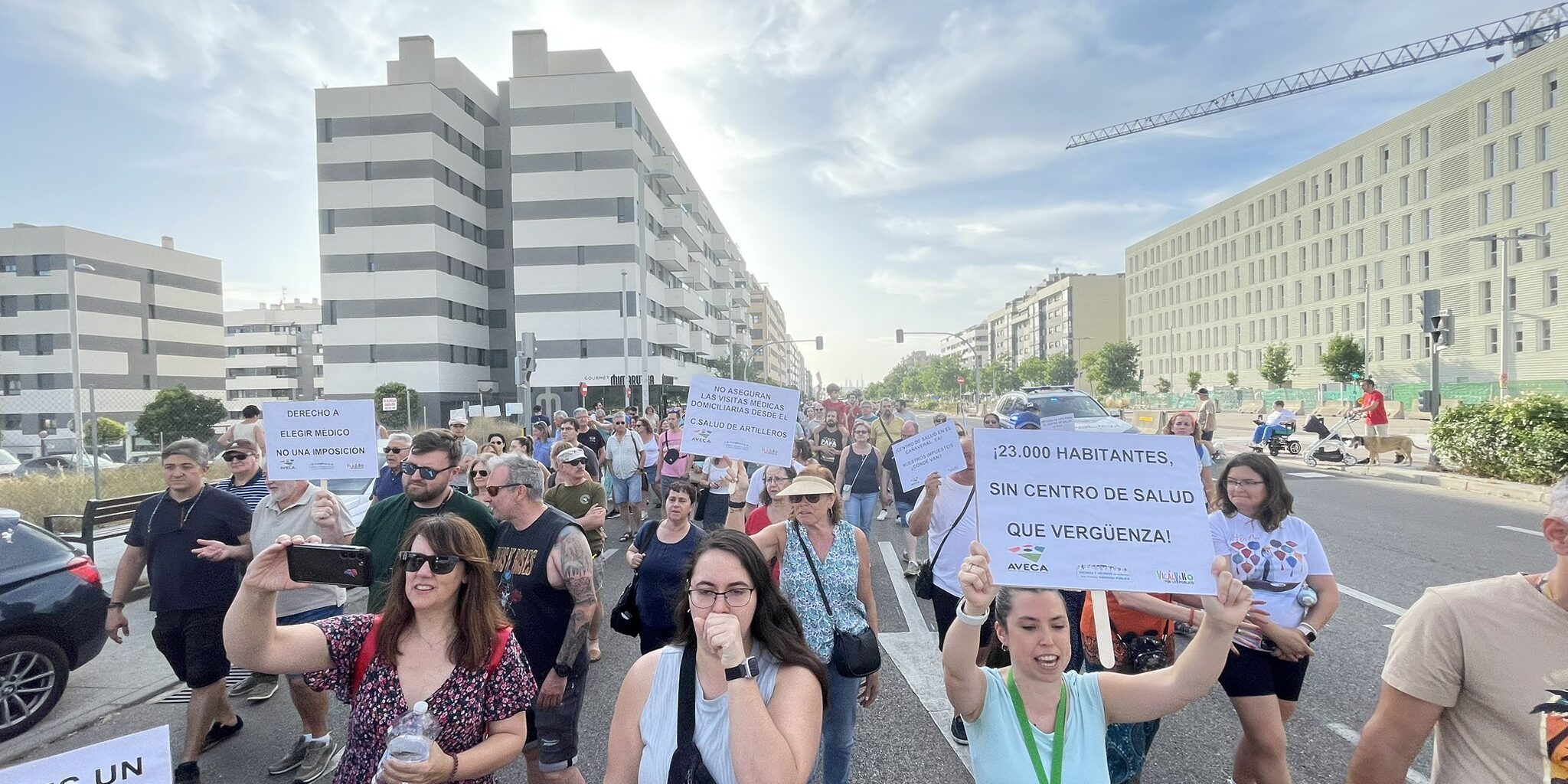 Manifestación en El Cañaveral para reclamar la construcción de varios equipamientos públicos con la misma urgencia que el centro de acogida