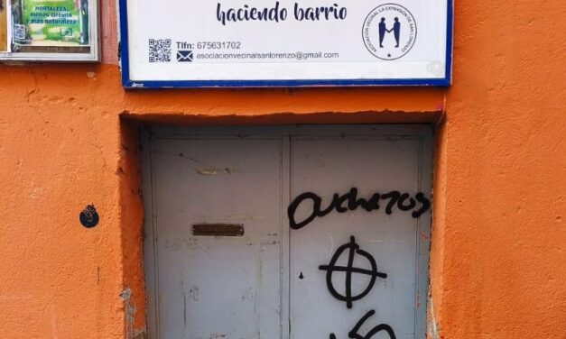 Denuncian una agresión y pintadas neonazis contra espacios vecinales de Hortaleza